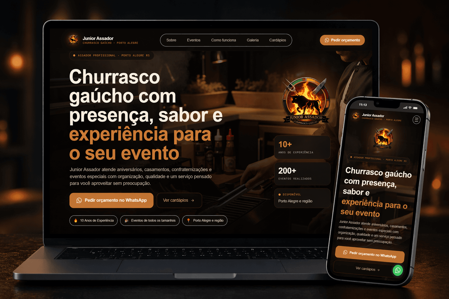 Mockup do site Junior Assador exibido em notebook e celular, apresentando cardápio digital de churrasco gaúcho